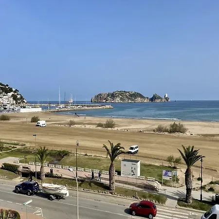 Beachfront In Costa Brava Apartman *